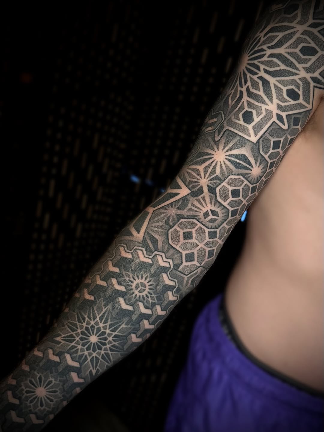 GEOMETRIC DOTWORK AND BLACKWORK TATTOOER - MANCHESTER UK work 1