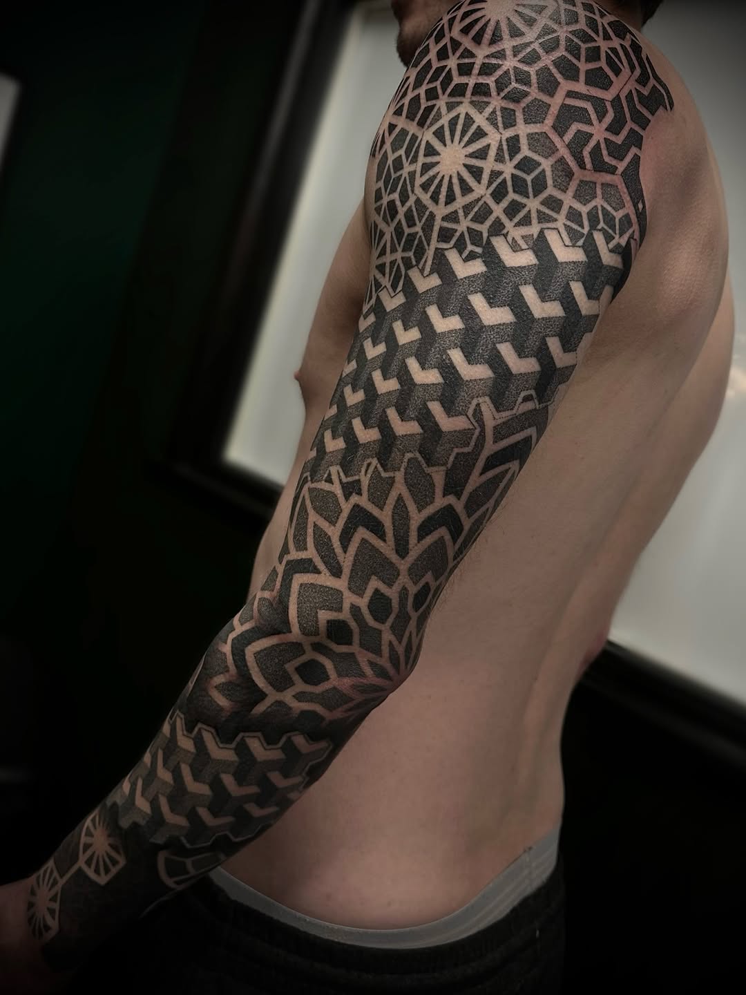 GEOMETRIC DOTWORK AND BLACKWORK TATTOOER - MANCHESTER UK work 2
