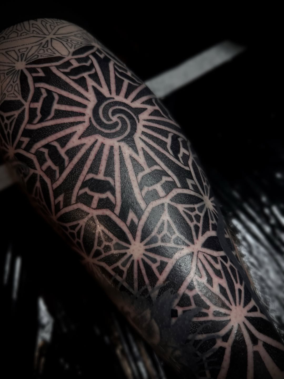 GEOMETRIC DOTWORK AND BLACKWORK TATTOOER - MANCHESTER UK work 5