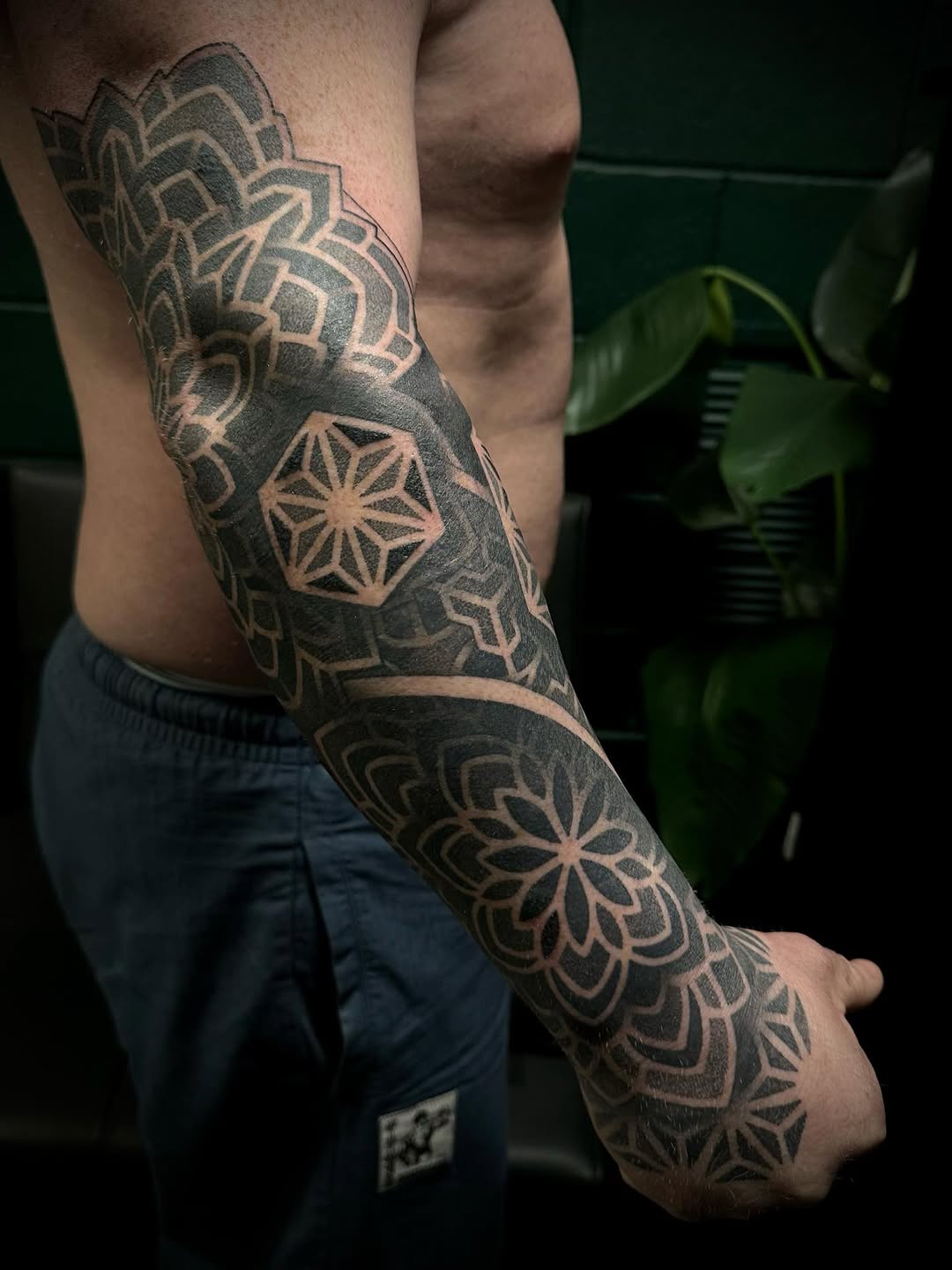 GEOMETRIC DOTWORK AND BLACKWORK TATTOOER - MANCHESTER UK work 10