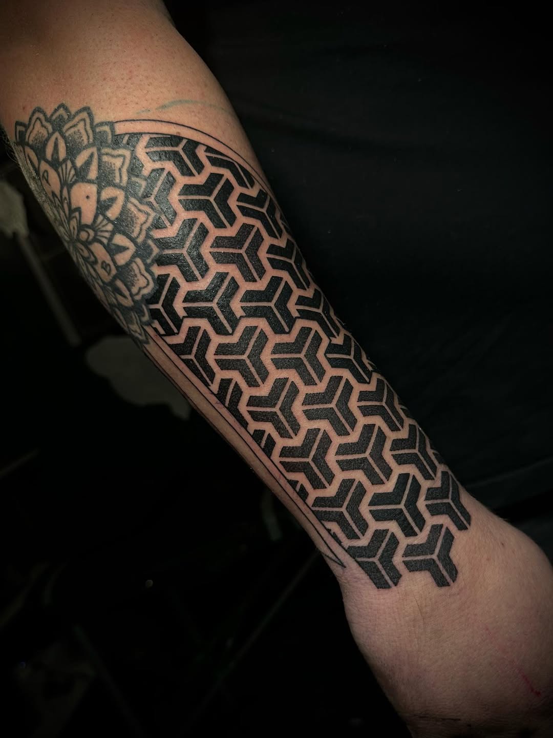 GEOMETRIC DOTWORK AND BLACKWORK TATTOOER - MANCHESTER UK work 12
