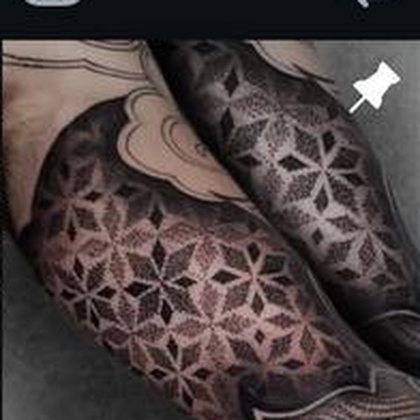 Tatuaje dotwork mandala