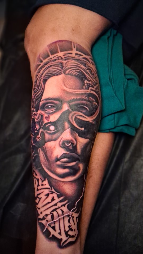 Tattoo by @tattoosbyrs3