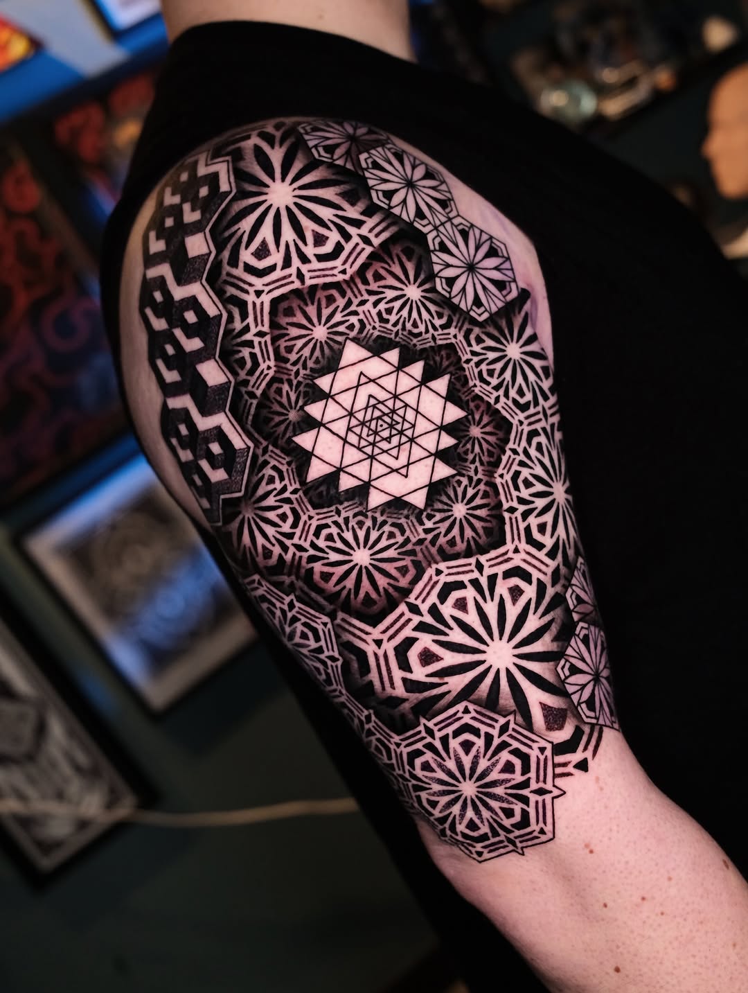 Geometric tattoo by Raul Wesche
