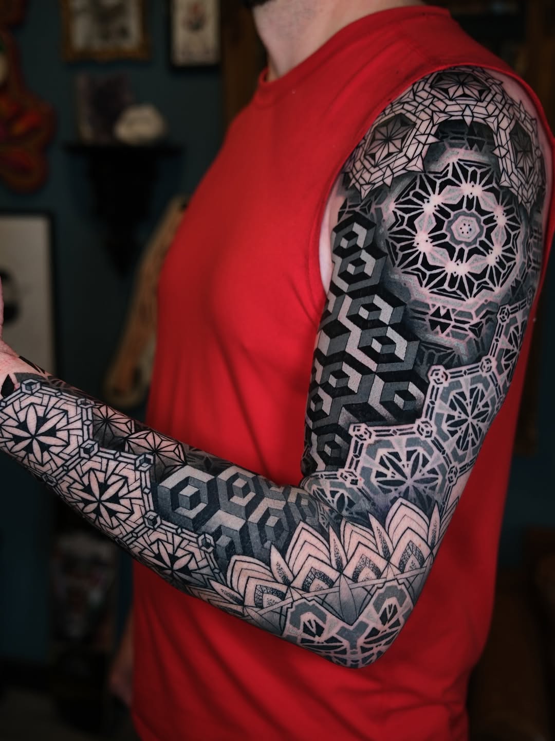 Geometric tattoo by Raul Wesche